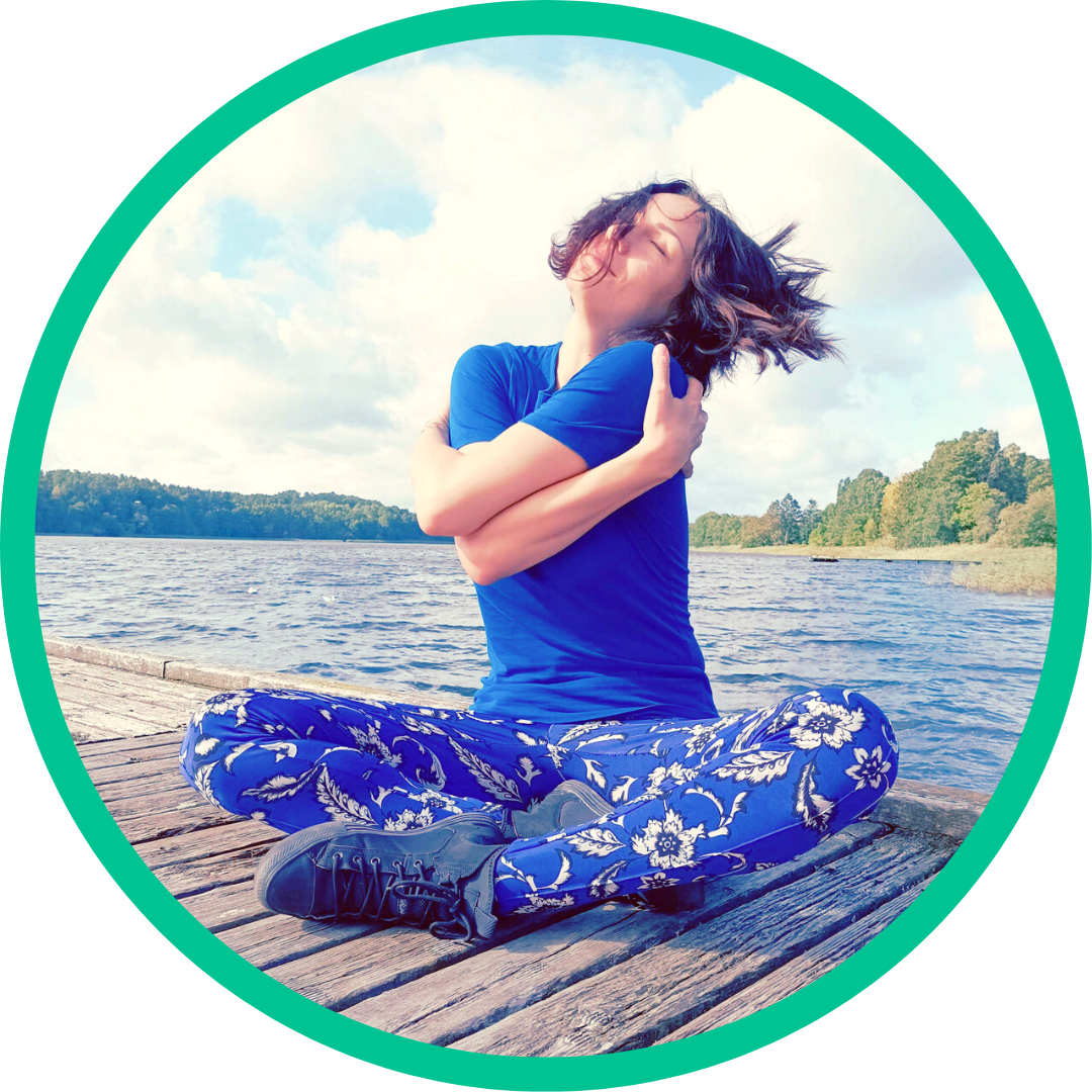 Carolina Const terapia jogą toruń joga ciałoczuła hatha punkjoginka regeneracja odpoczynek masaż uważność psychoterapia